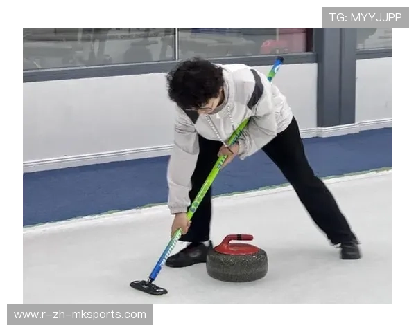 小冰壶转动大梦想——上海市青少年校园冰壶公开赛暨长三角校园冰壶邀请赛盛大开启