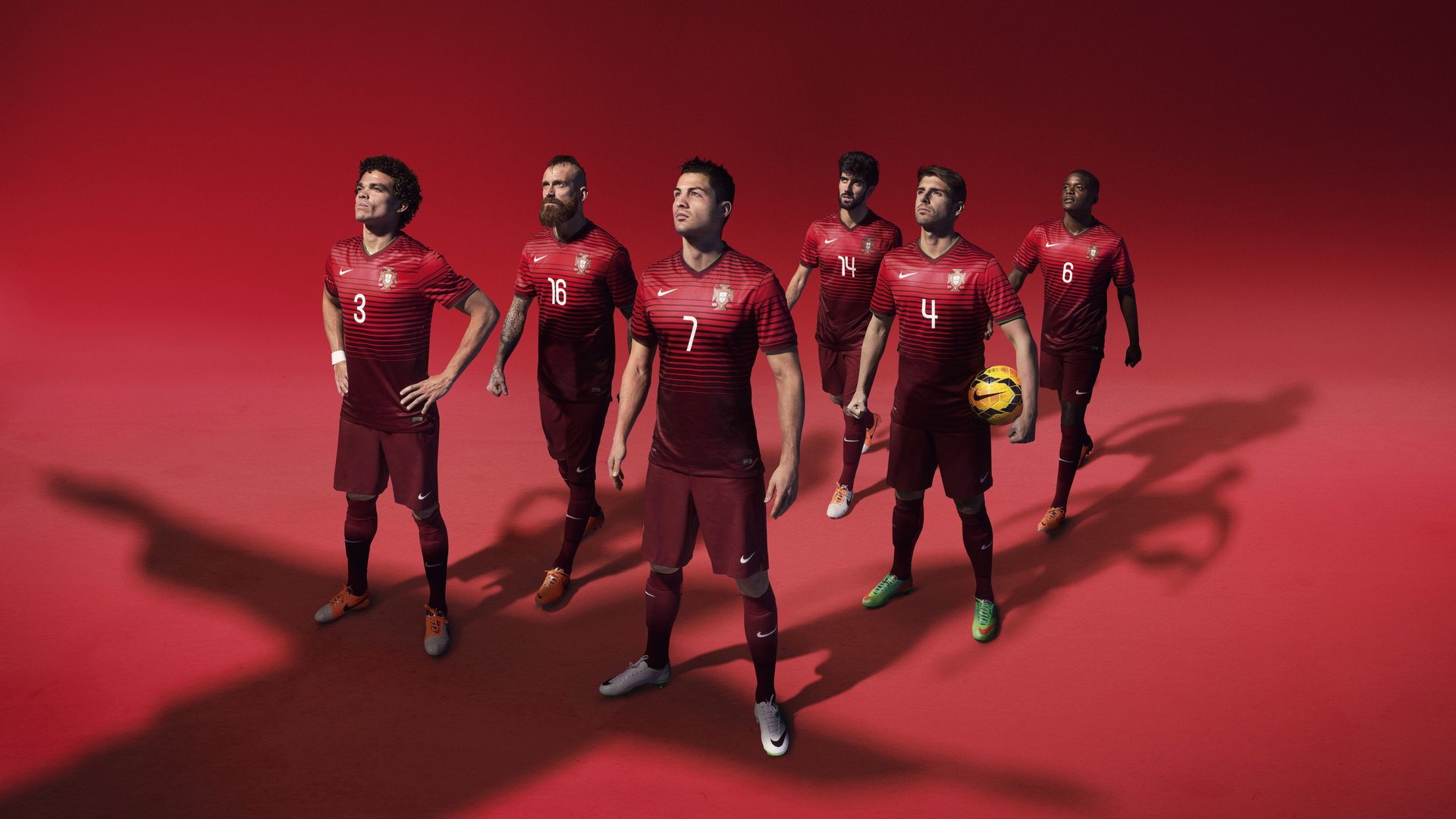 中国足球职业联赛推动智能化训练设备应用,足球运动员智能